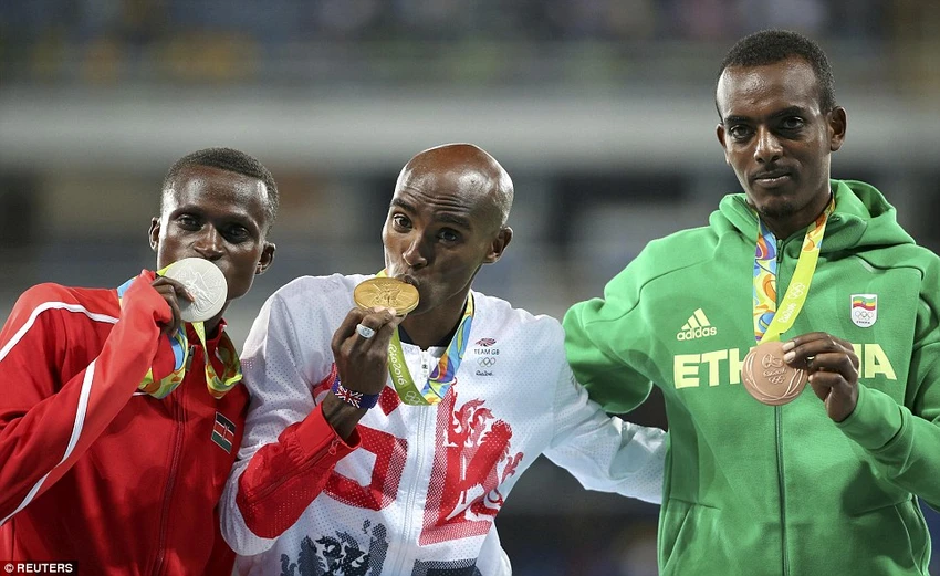 Vấp ngã trên đường chạy, Mo Farah vẫn giành HCV ảnh 6